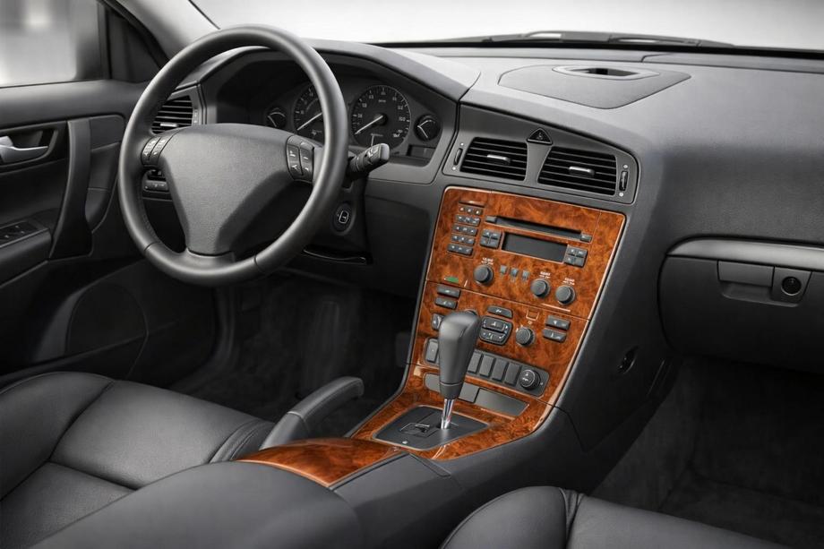 Volvo S60 2000-2009 гг. Накладки на панель приборов (2000-2005) Алюминий Image