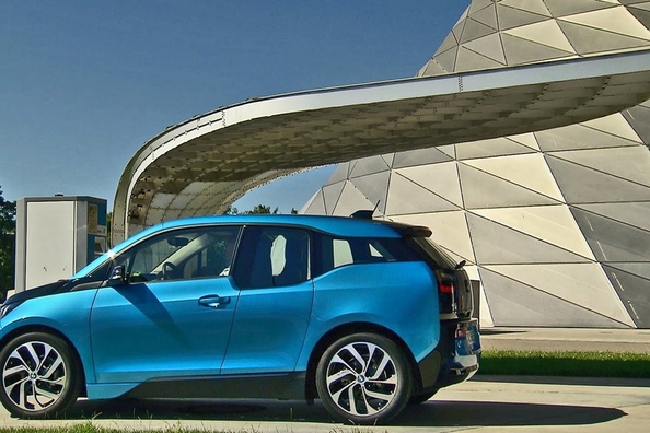 Новая BMW i3 получила спортивную версию фото 3