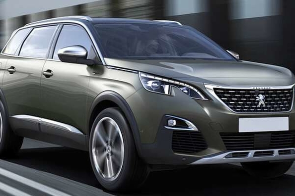 Французский стиль в кроссовере Peugeot 5008 2017 года фото 4