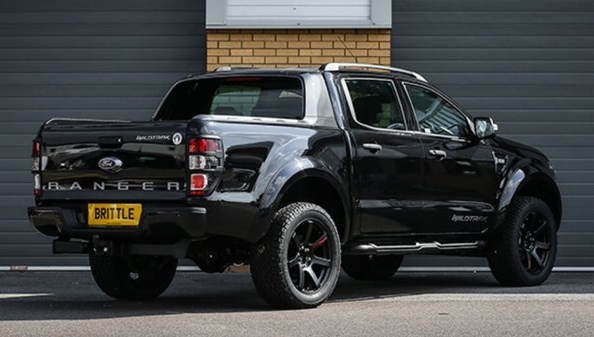 Во Франкфурте представят лимитированную версию пикапа Ford Ranger Black Edition фото 2