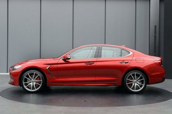 Корейцы представили главного конкурента BMW 3-Series