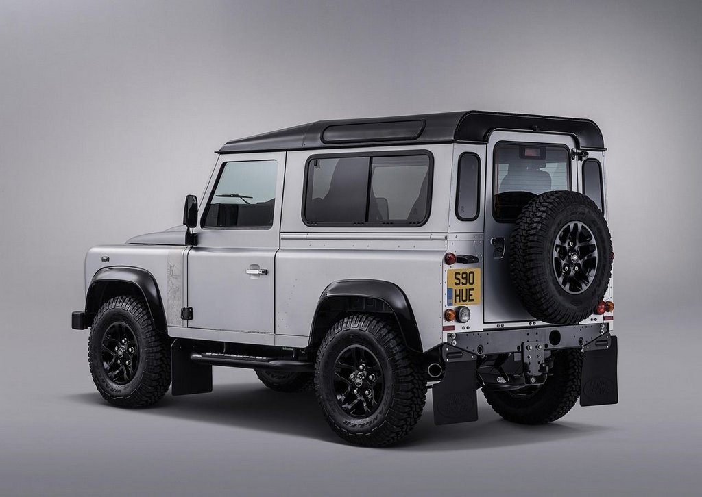 Новый Land Rover Defender получит электрическую версию