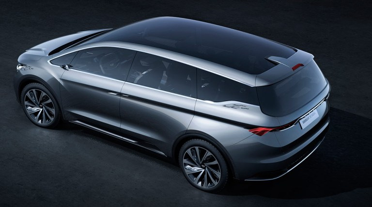 Geely планирует выпустить свой первый минивэн