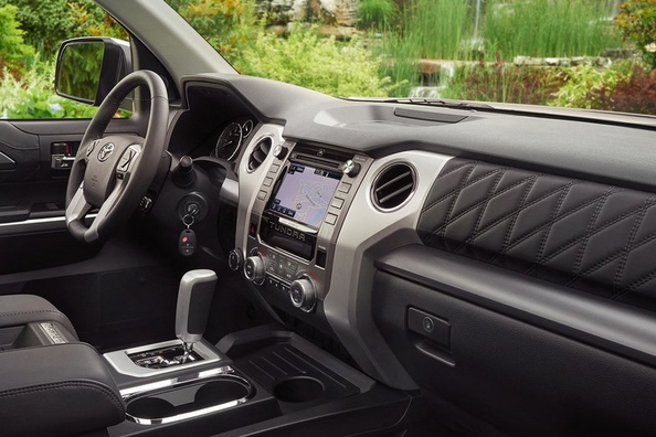Обзор обновленного пикапа Toyota Tundra фото 6