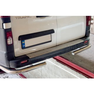 Задние уголки (2 шт., нержавейка) Renault Trafic 2015- гг. фото 1