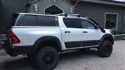 Toyota Hilux 2015- гг. Расширители колесных арок (2015-2020, ABS, на болтах) фото 13