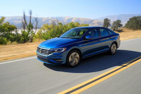 Обзор обновленного седана Volkswagen Jetta фото 2