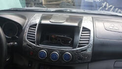 Mitsubishi L200 2006-2015 гг. Накладки на панель приборов (11 деталей) Дерево фото 6