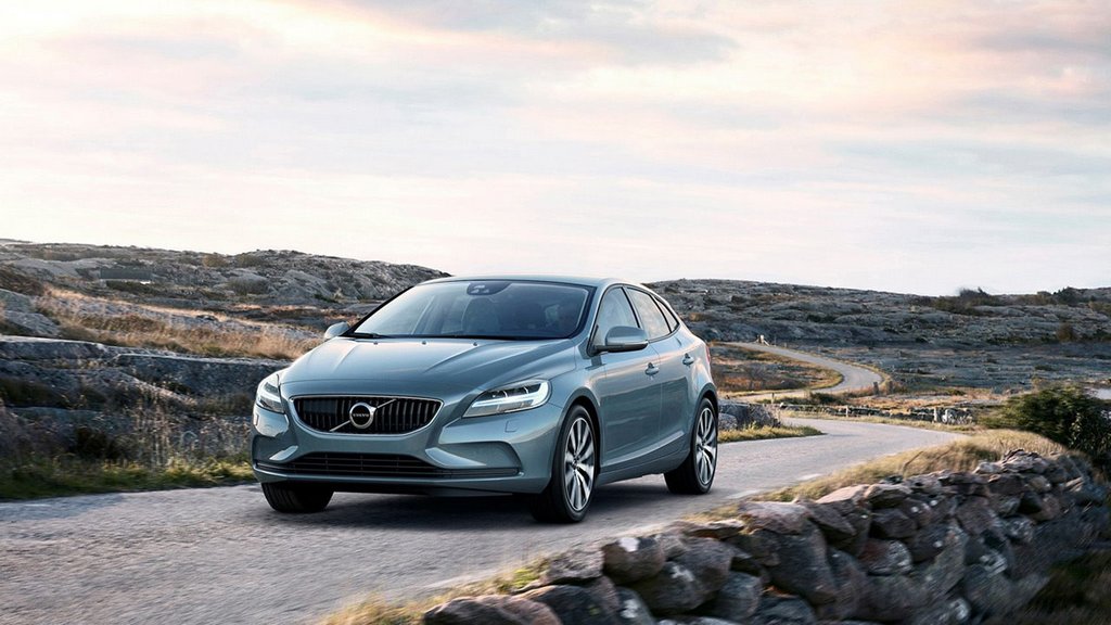 Пятидверный хэтчбек Volvo V40