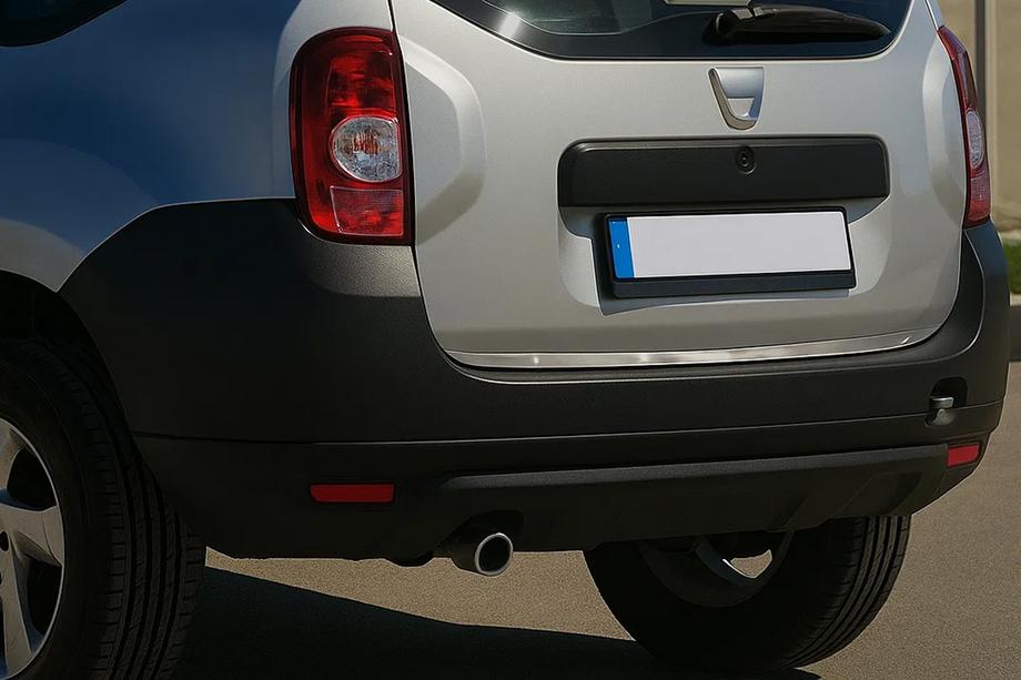 Dacia Duster 2008-2018 гг. Накладка на багажник нержавейка OmsaLine - Итальянская Нержавейка Image