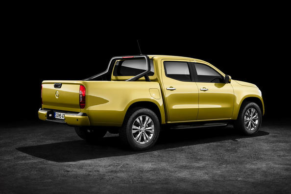 Mercedes-Benz X-Class: первый пикап в семействе немецкого концерна фото 4