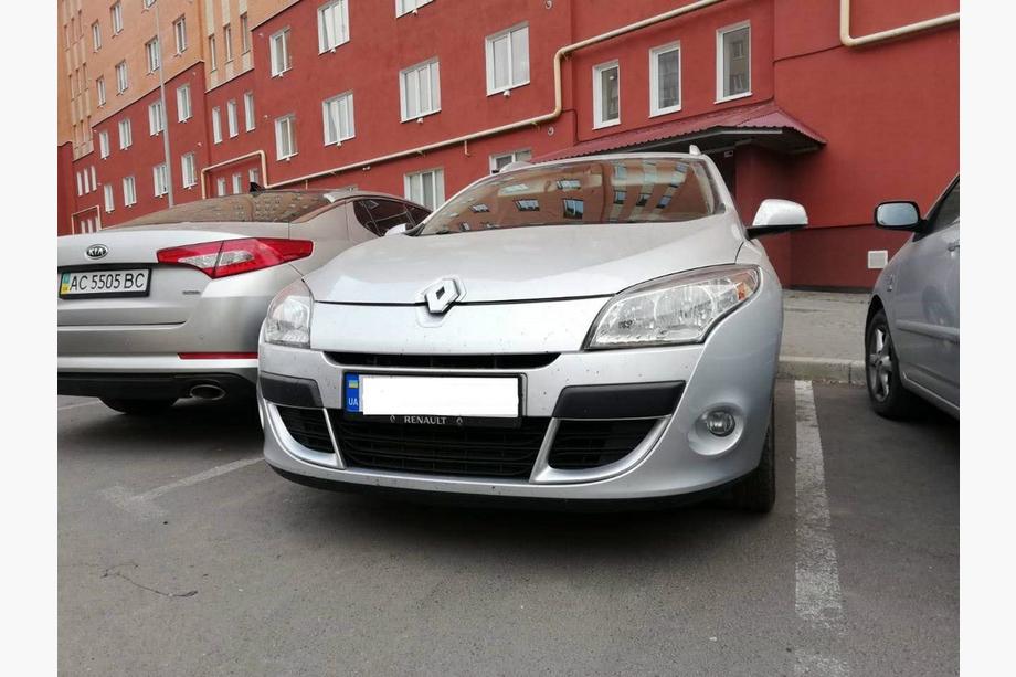 Renault Megane III 2009-2016 гг. Вставки в бампер (2008-2012, 2 шт, грунтованные) Фото 5