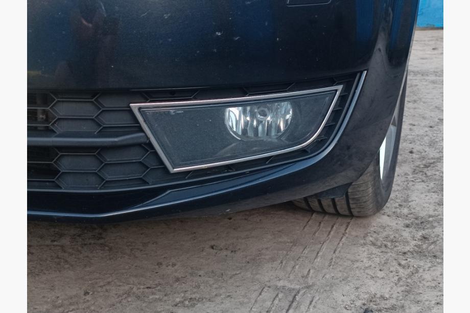 Skoda Octavia III A7 2013-2019 гг. Накладки на противотуманные фары (2 шт) OmsaLine - Итальянская Нержавейка Фото 4