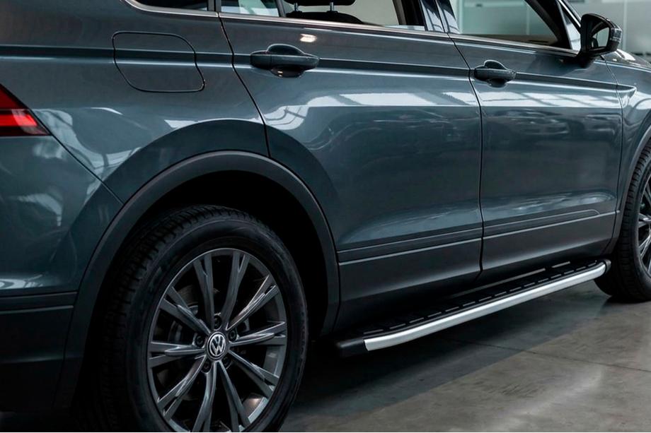 Volkswagen Tiguan 2016-2023 гг. Боковые Подножки Fullmond (2 шт., Алюминий) Image