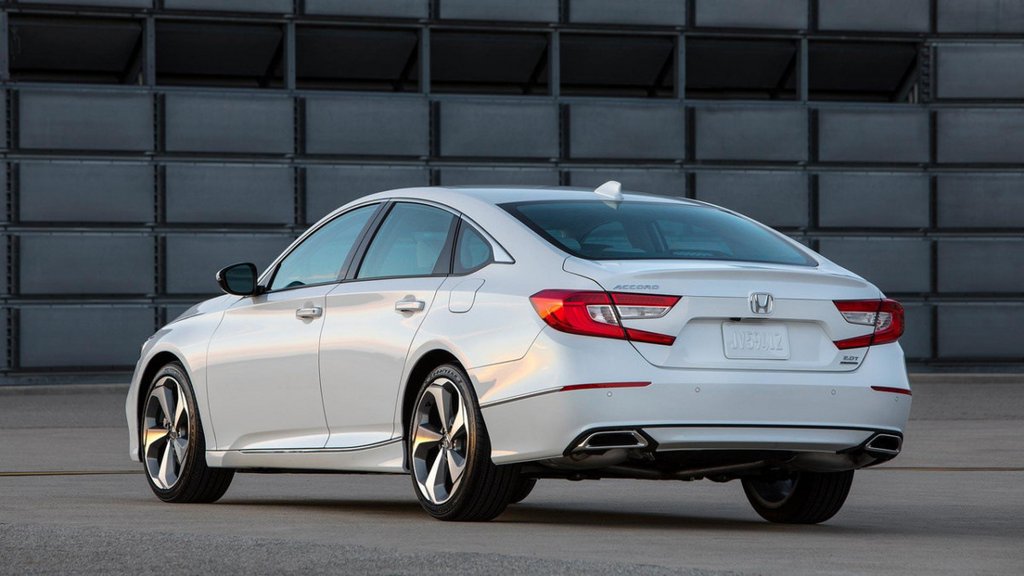 Обзор седана Honda Accord десятого поколения