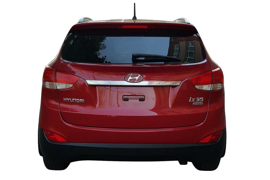 Hyundai IX-35 2010-2015 гг. Хромированная накладка над номером (широкая) Image