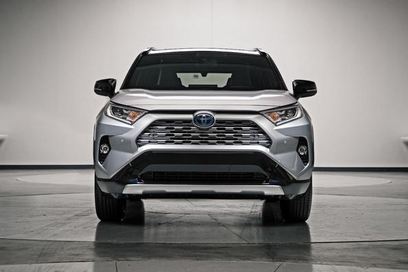 Кроссовер Toyota RAV4 2019-го модельного года