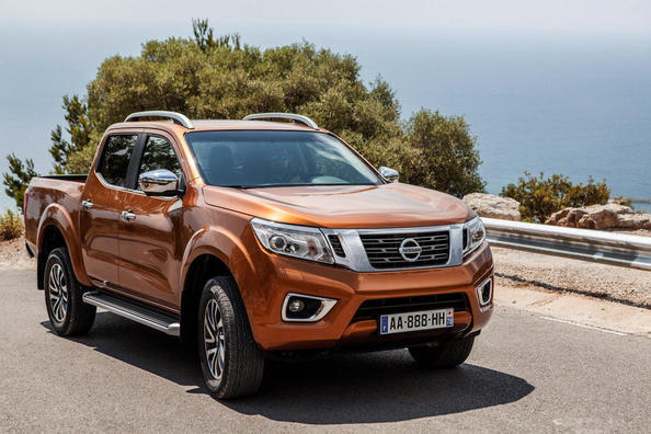 Пикап третьего поколения Nissan Navara NP300 фото 6
