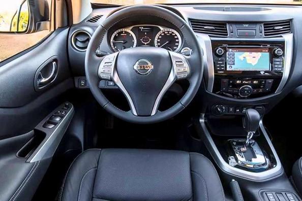 Пикап третьего поколения Nissan Navara NP300 фото 4