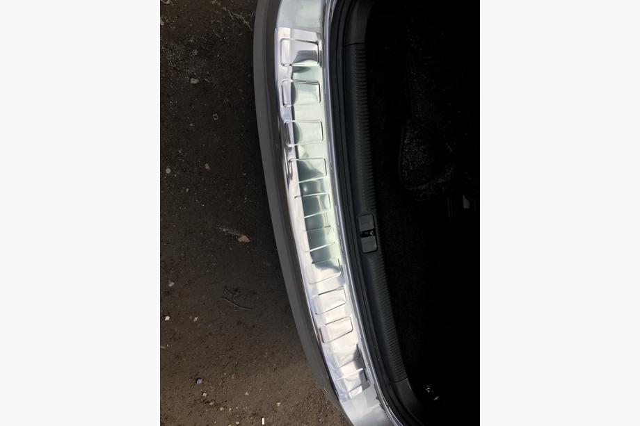 Volkswagen Passat B7 2012-2015 гг. Накладка на задний бампер Carmos (SW, нержавейка) Фото 7