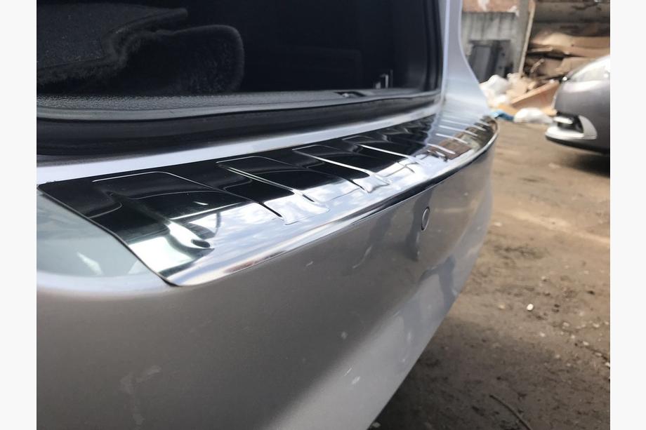Volkswagen Passat B7 2012-2015 гг. Накладка на задний бампер Carmos (SW, нержавейка) Фото 5