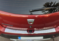 Renault Sandero 2007-2013 гг. Накладка на задний бампер Carmos V1 Нержавейка фото 1