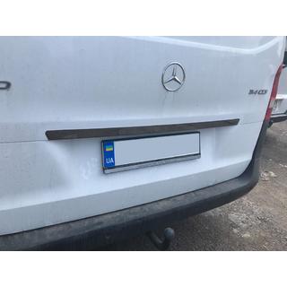 Накладка на крышку багажника над номером BlackChrome (нерж сталь) Mercedes Vito/V-class W447 2014- гг. фото 2