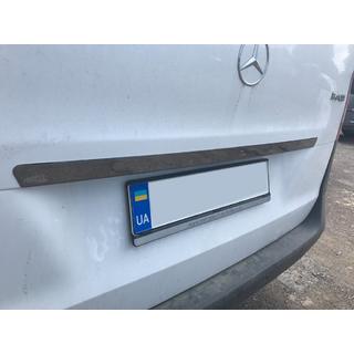 Накладка на крышку багажника над номером BlackChrome (нерж сталь) Mercedes Vito/V-class W447 2014- гг. фото 4