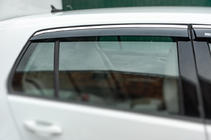Volkswagen Golf 7/E-Golf 2012-2020 гг. Ветровики с хромированным молдингом HB (4 шт, Niken) фото 4