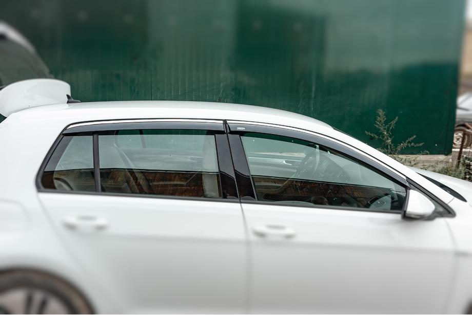 Volkswagen Golf 7/E-Golf 2012-2020 гг. Ветровики с хромированным молдингом HB (4 шт, Niken) Фото 3