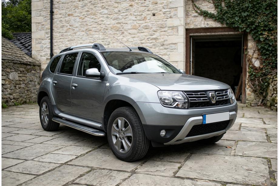 Dacia Duster 2008-2018 гг. Боковые Подножки Maydos V2 (2 шт., Алюминий и Нержавейка) Image