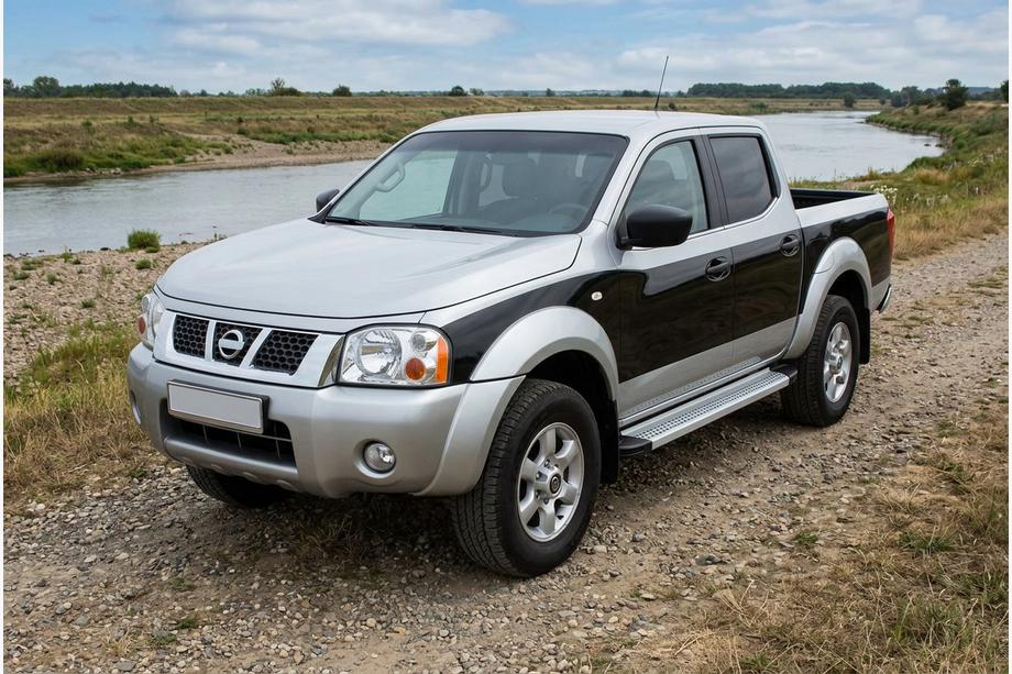 Nissan NP300 1999-2015 гг. Боковые Подножки Maya V2 (2 шт., Алюминий) Image