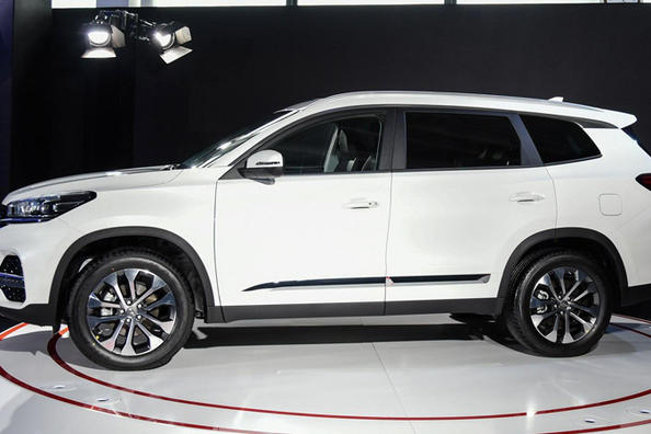 Семиместный кроссовер Chery Tiggo 8 фото 5