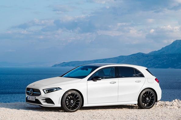 Обзор хэтчбека Mercedes-Benz A-class четвертого поколения фото 7