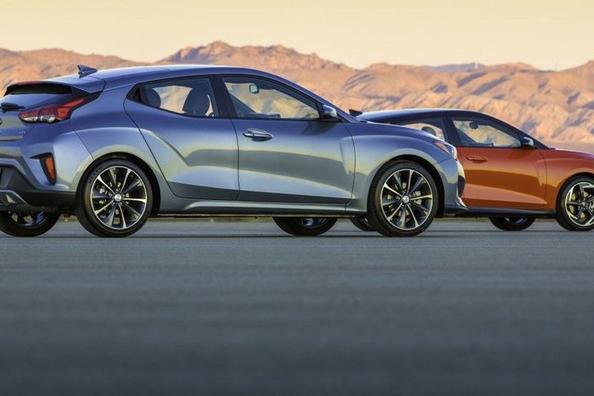 Обзор хэтчбека Hyundai Veloster второго поколения фото 4