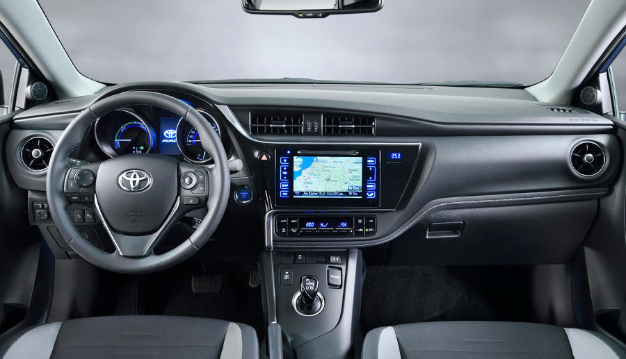 Обзор хэтчбека Toyota Auris