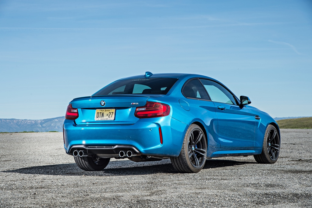 Обзор заряженного купе BMW M2