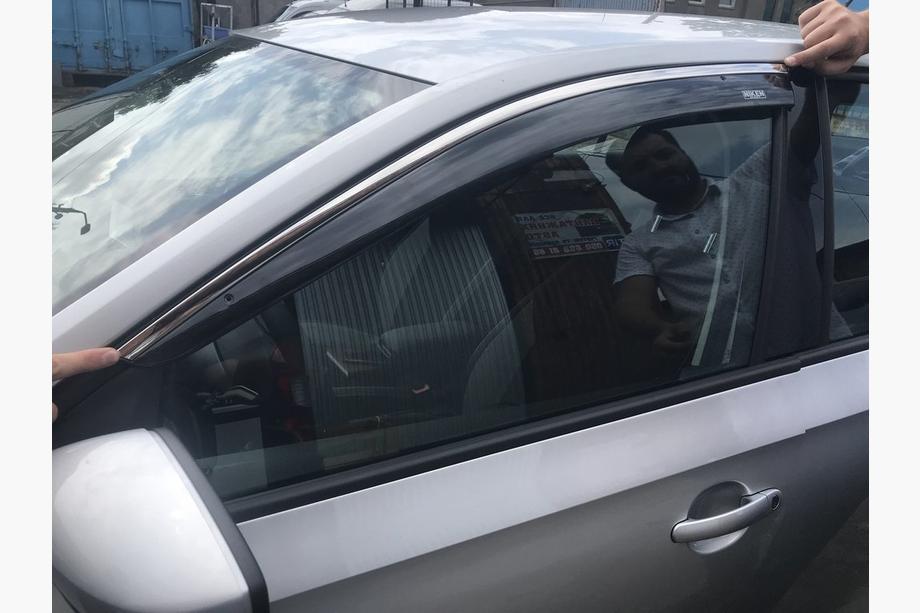 Skoda Rapid 2012-2019 гг. Ветровики с хромированным молдингом SD (4 шт, Niken) Фото 2
