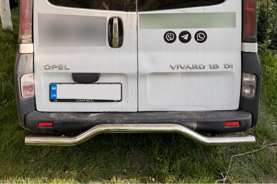 Opel Vivaro 2001–2015 гг. Задняя защита AK006 (нержавейка) Image