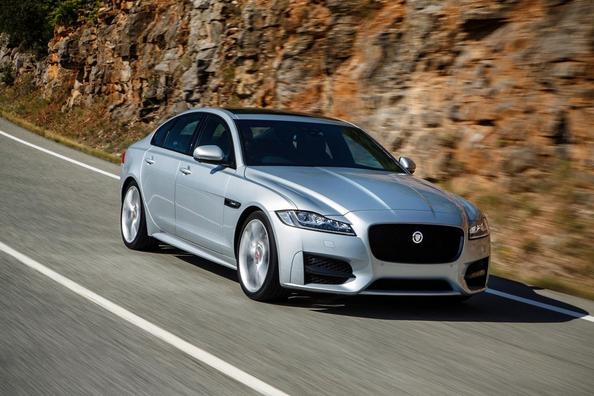 Обзор седана Jaguar XF второго поколения фото 7