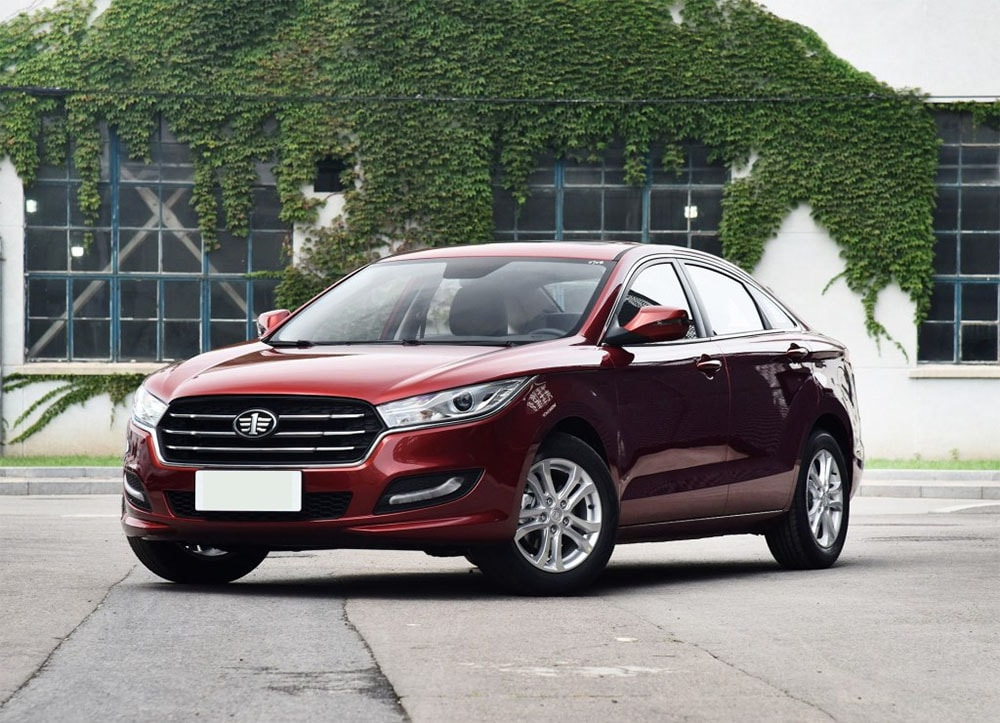 Обзор седана FAW Besturn B50 второго поколения