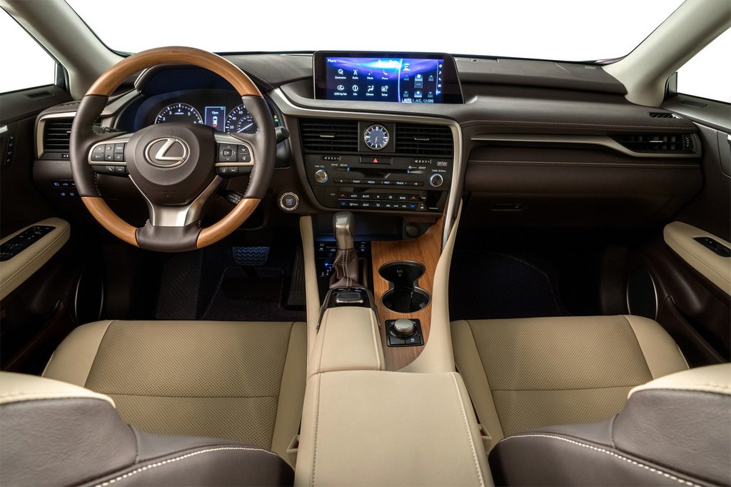 Обзор удлиненной модели кроссовера Lexus RX 350L