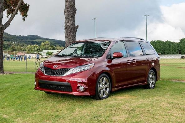 Обзор минивэна Toyota Sienna