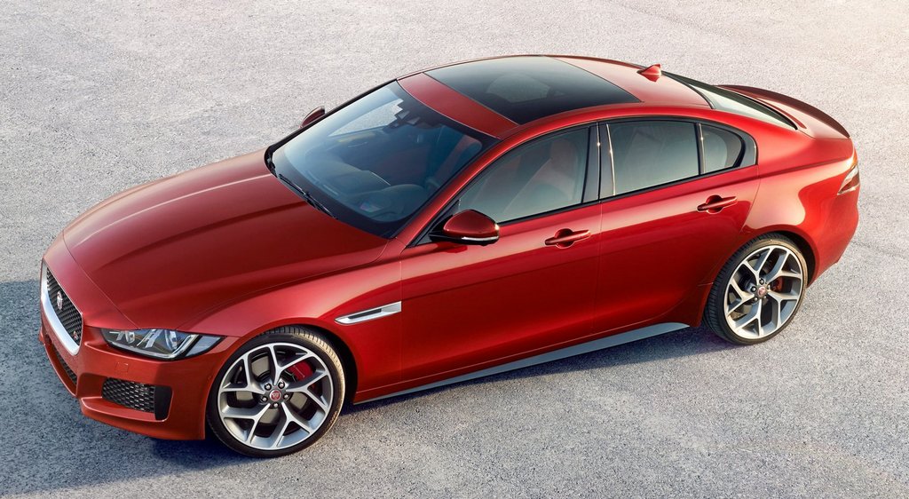 Обзор седана Jaguar XE