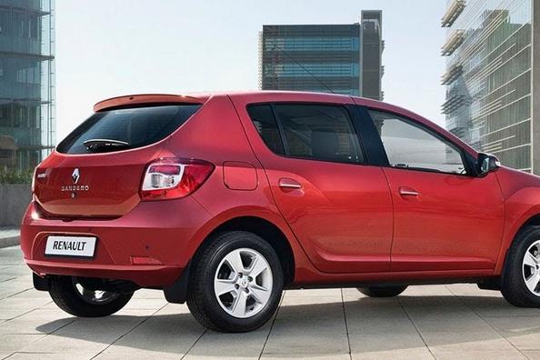 Обзор хэтчбека Renault Sandero фото 3