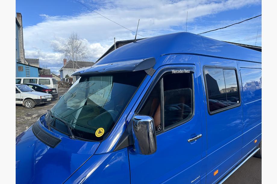 Mercedes Sprinter W901/902/903/904/905 1995–2006 гг. Козырек на лобовое стекло (черный глянец, 5мм) Фото 3