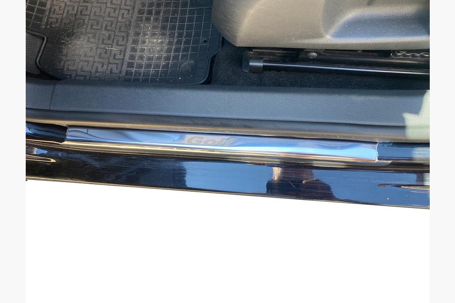 Volkswagen Golf 6 2008-2014 гг. Накладки на пороги Carmos V1 нержавейка 2-дверный Фото 3
