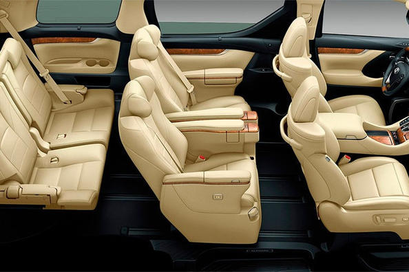 Люксовый минивэн Toyota Alphard третьего поколения фото 6