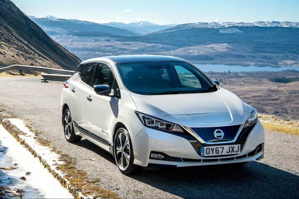 Электрический хэтчбек Nissan Leaf второго поколения фото 5