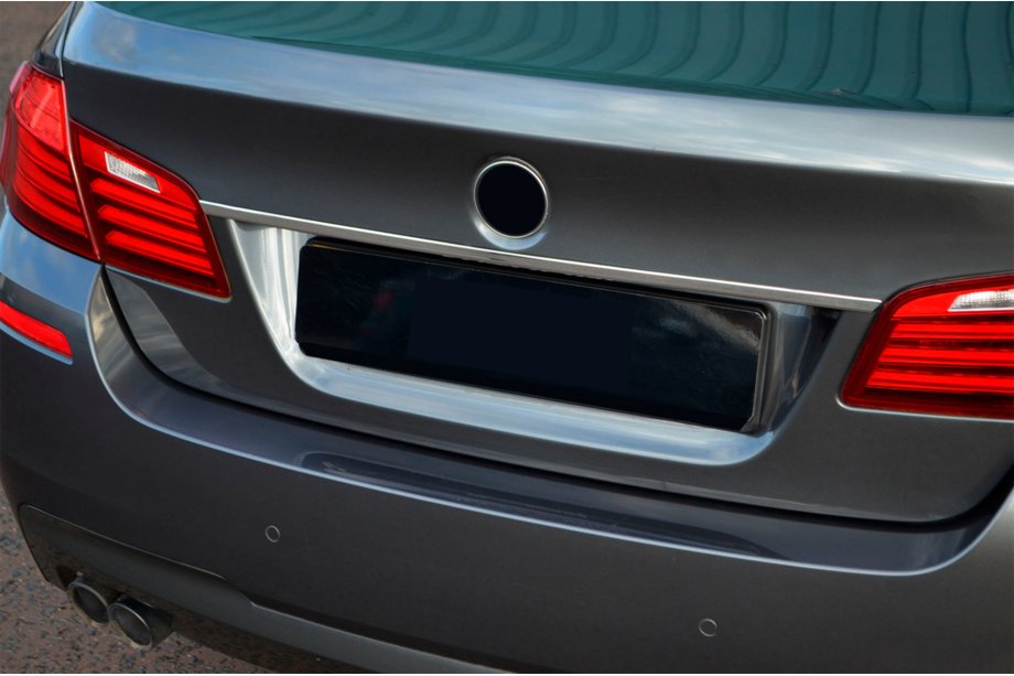 BMW 5 серия F10/F11 2010–2016 гг. Накладка SD из нержавеющей стали над номером Carmos - Турецкая Нержавеющая Сталь Фото 5